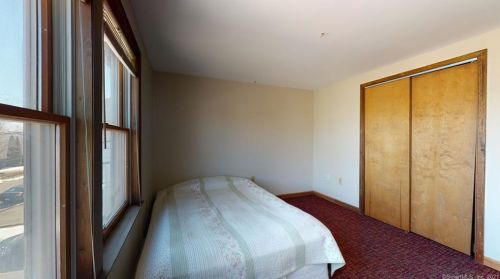 12 Adanti Ave, Ansonia CT  06401-1022 exterior