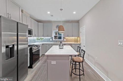 14 Taunton Ave, Berlin Boro NJ  08009-1444 exterior