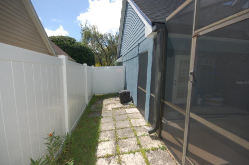 536 White River Dr, Orlando FL  32828-8938 exterior