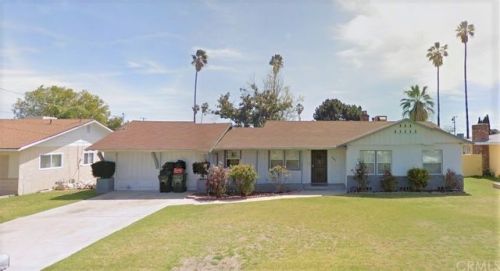 327 Victoria St, Rialto CA  92376-5147 exterior