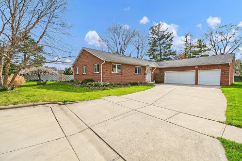 4285 Patzer Ave, Darbydale, OH 43123-3230