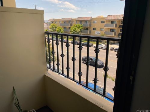 6938 Laurel Canyon Blvd, North Hollywood CA  91605-6848 exterior