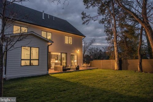 2219 Westmoreland St, Falls Church VA  22043-1701 exterior