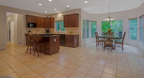 8 Forest View Dr, Martinsville NJ  08836-2039 exterior