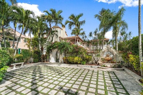 223 8th St, West Palm Beach FL  33401-3701 exterior