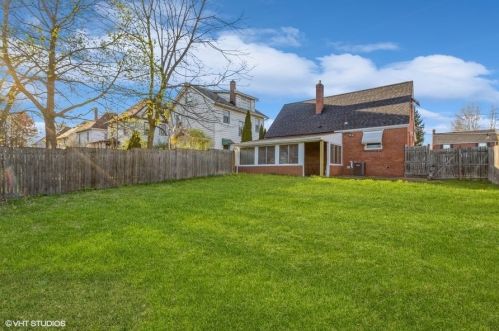 522 Wildwood Ave, New Castle PA  16105-2440 exterior