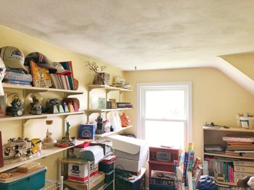 3 Hiram Ln, Bloomfield CT  06002-1224 exterior