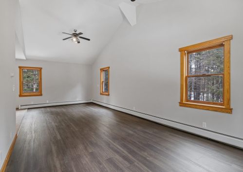 12 Barry Highlands Rd, Danbury NH  03230-4700 exterior