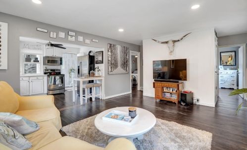 9018 26th Ave, Kenosha WI  53143-6614 exterior