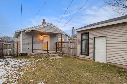 1809 Homewood Ave, Mishawaka IN  46544-2639 exterior