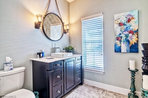 466 Sea Oats Dr, Sanibel FL  33957-5413 exterior