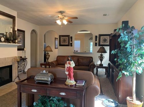 2204 Highland Crossing Dr, Conroe TX  77304-6800 exterior