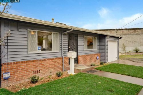 1539 Mariposa St, Richmond, CA 94804-5015