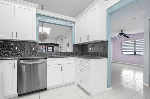 6376 Kings Gate Cir, Delray Beach FL  33484-2429 exterior