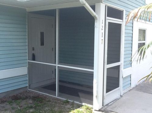 1217 Wells Ave, Lehigh Acres, FL 33972-2701