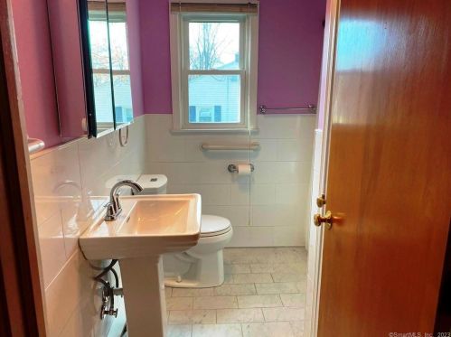 90 Pineridge Dr, Waterbury CT  06716-3134 exterior