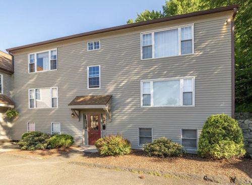 31 Village Walk, Wilton, CT 06897-4032