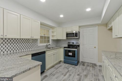 1 Helm Turn, Willingboro NJ  08046-1808 exterior