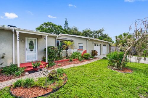 3958 11th Ave, Saint Petersburg, FL 33711-2135