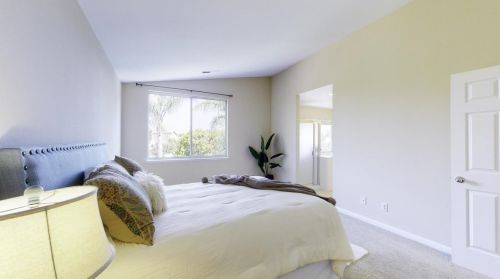 1550 Foxwood St, Hollister CA  95023-8048 exterior