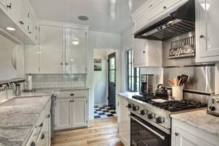 448 Myrtle St, Laguna Beach CA  92651-1535 exterior