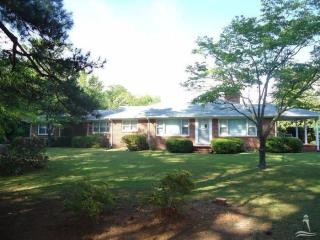 1201 Broad St, Elizabethtown, NC 28337-8893