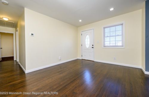 58 Richardson Ave, Tinton Falls NJ  07724-1313 exterior