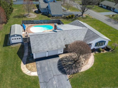 19 Mayfield Rd, Manchester, CT 06040-6617