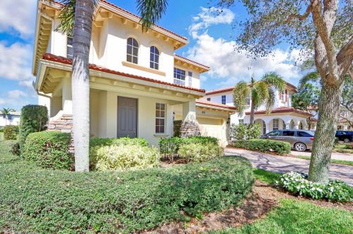 653 Castle Dr, West Palm Beach, FL 33410-1551
