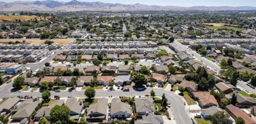 681 Spg Dr, Hollister CA  95023-3468 exterior
