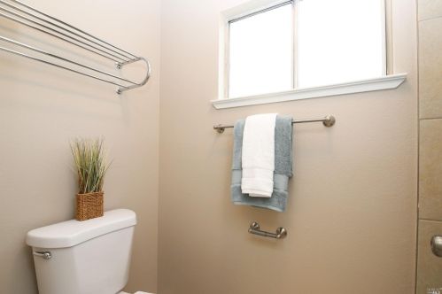 118 Oakmeade Ct, Vacaville CA exterior