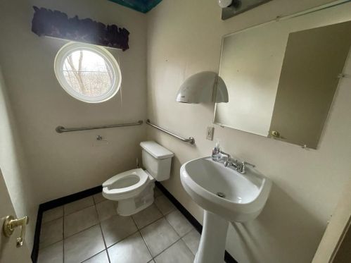 975 Boyce Rd, Bridgeville PA  15017-1502 exterior