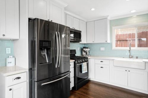 1818 Blackhawk Ave, Oceanside CA  92056-2908 exterior