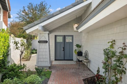 1 Sonrisa, Irvine CA  92620-7915 exterior