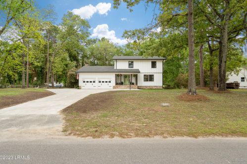 37 Royal Pines Blvd, Beaufort SC  29907-1921 exterior