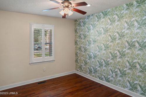 217 Burroughs Ave, Beaufort SC  29902-5307 exterior