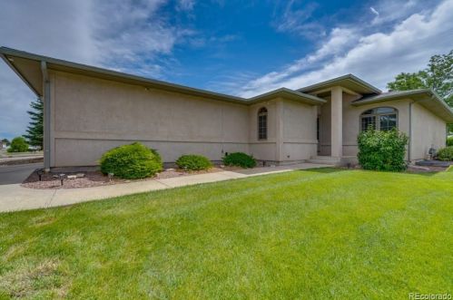 456 Soaring Eagle Dr, Pueblo, CO 81007-6063