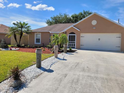 1034 Facet Ave, Fort Pierce, FL 34953-6787