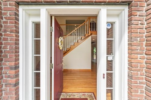 22 Jacobs Ln, Bethel, CT 06801-2931
