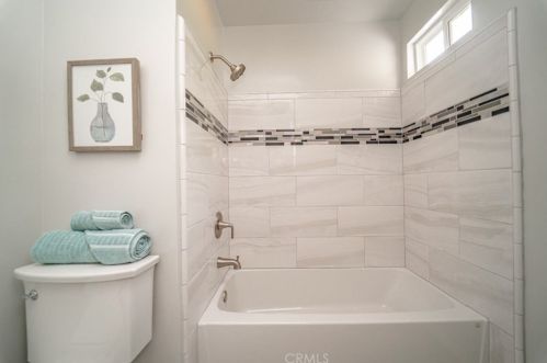 137 Altadena Dr, Altadena CA  91001-5104 exterior