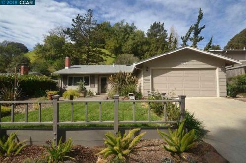 2918 Simas Ave, Pinole, CA 94564-1133