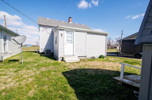 1339 Willard St, Washington Ch OH  43160-2373 exterior