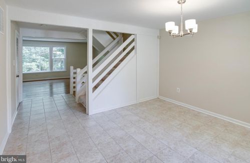 1404 Deerfield Ln, Woodbridge, VA 22191-1011