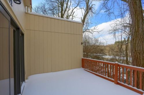 1142 Pennsbury Blvd, Pittsburgh, PA 15205-1636