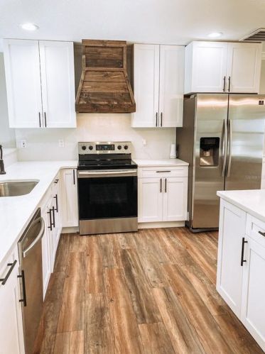 608 Sunset Ln, Lutz FL  33549-3802 exterior