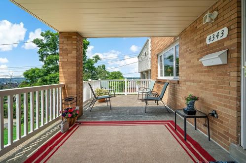 4343 Lydia St, Pittsburgh, PA 15207-1189