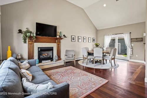 208 Virginia Dr, Bricktown NJ  08723-6521 exterior