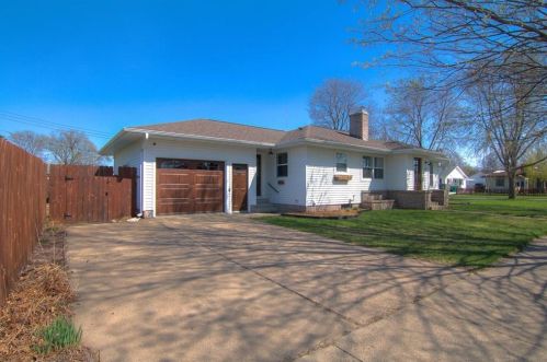 1117 Agnes St, Eau Claire, WI 54701-4386
