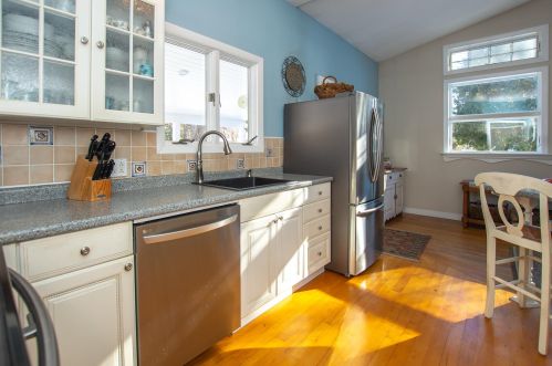 9 River Rd, North Hampton, NH 03862-2226