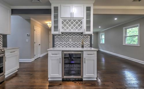 65 Ridgebrook Dr, Bridgeport CT  06606-1925 exterior